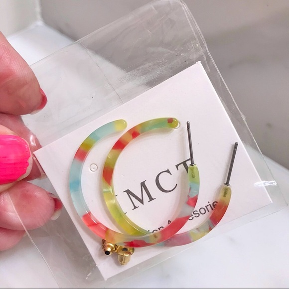 🆕🔥MCT SUPER FREAKING CUTE MULTICOLORED HOOP EARRINGS!!NWT&NIP!!!BUNDLE🆙TOSAVE - Picture 5 of 7